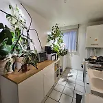 A Cozy Lägenhet Saint-Denis (Seine-Saint-Denis)