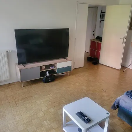A Cozy Apartamento Saint-Denis-en-Margeride